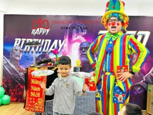 Chú Hề dẫn chương trình giúp chương trình sôi động