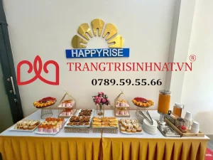 Tiệc ngọt, Tiệc mặn được chuẩn bị kĩ lưỡng